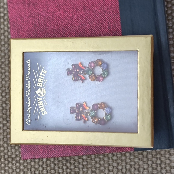 Vintage Colorful Bow and Wreath Earrings Feminine Coquette - Picture 3 of 7